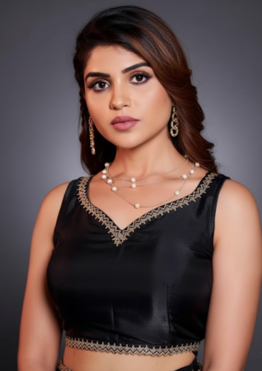 Ultra-Soft Black Two-Tone Diamond Saree – Premium Italian Silk