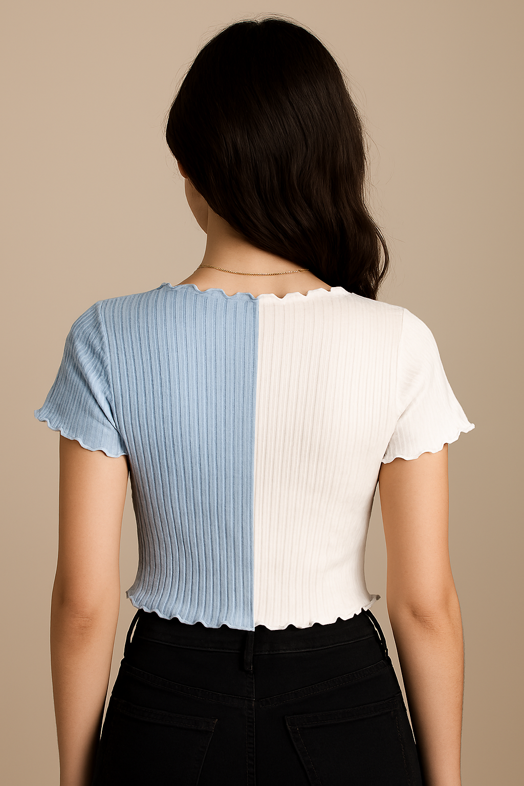 Dual-Tone Ribbed Knit Crop – Scalloped Elegance in Blue & White
